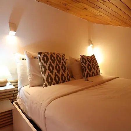 Center Balcony Patio 2 公寓