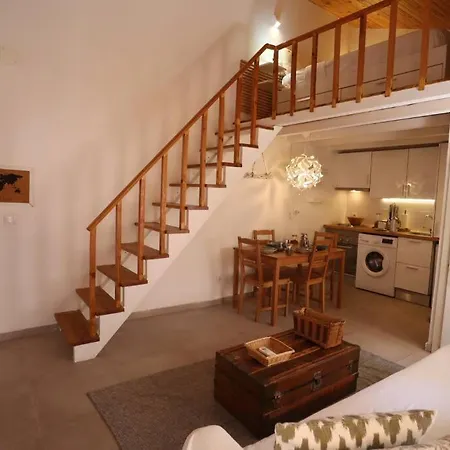 Center Balcony Patio 2 דירה