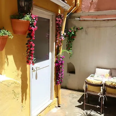 Center Balcony Patio 2 דירה