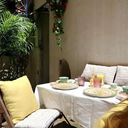 Center Balcony Patio 2 * ליסבון