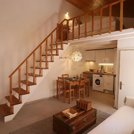 Center Balcony Patio 2 דירה *